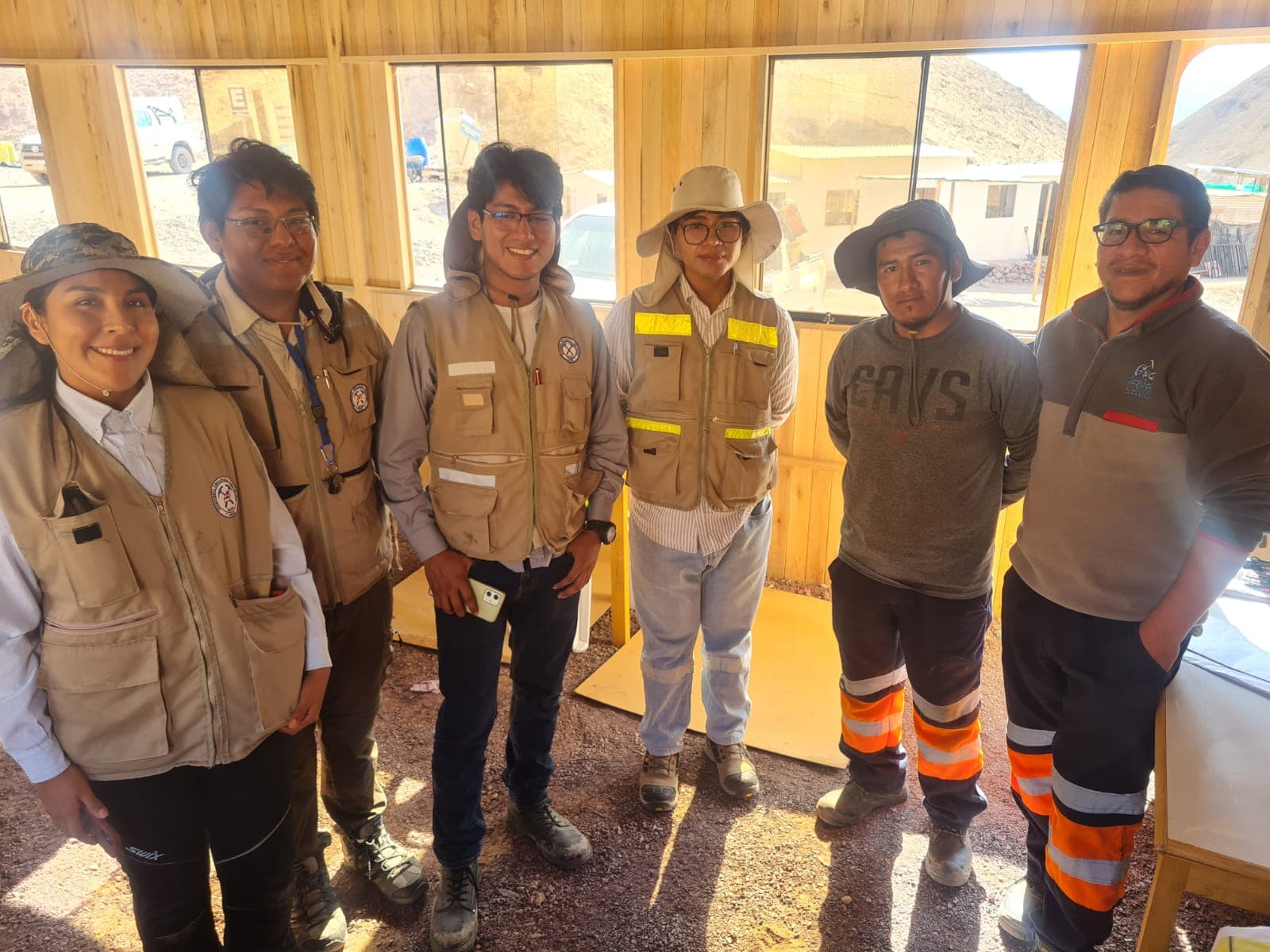Nuestros asociados reunidos con el equipo de Mina Arunta S.A.C.